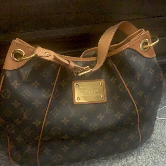 Authentic Louis Vuitton Galleria Pm!!! - Picture 2 of 10